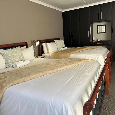 Fin And Feather Guest Lodge Boksburg Buitenkant foto