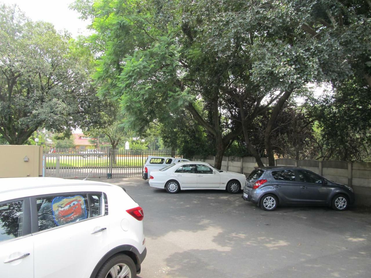 Fin And Feather Guest Lodge Boksburg Buitenkant foto