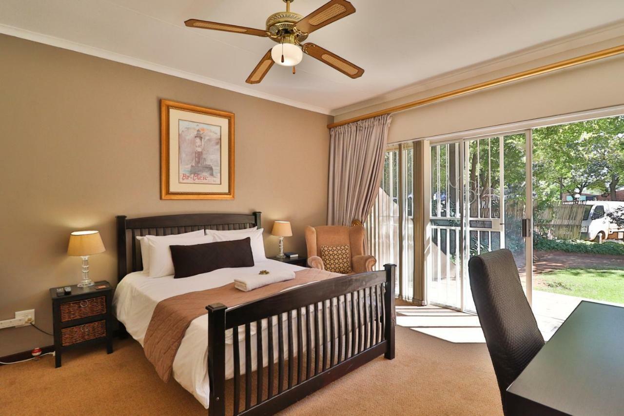 Fin And Feather Guest Lodge Boksburg Buitenkant foto