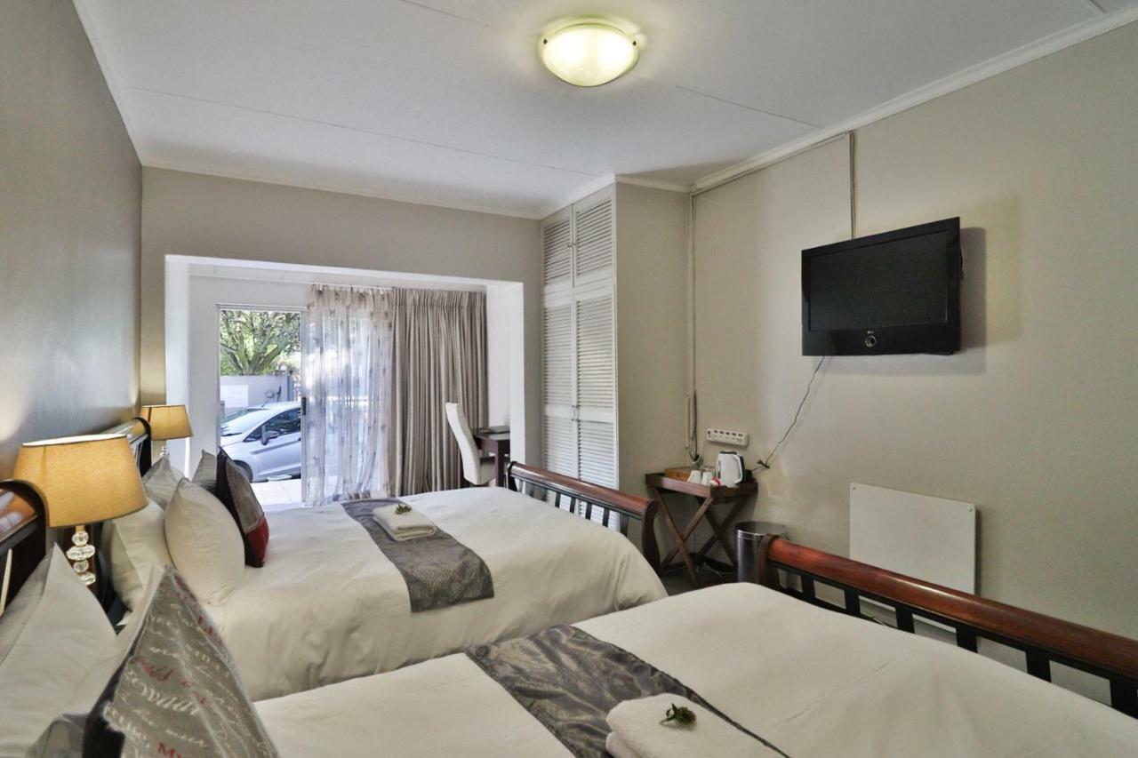 Fin And Feather Guest Lodge Boksburg Buitenkant foto