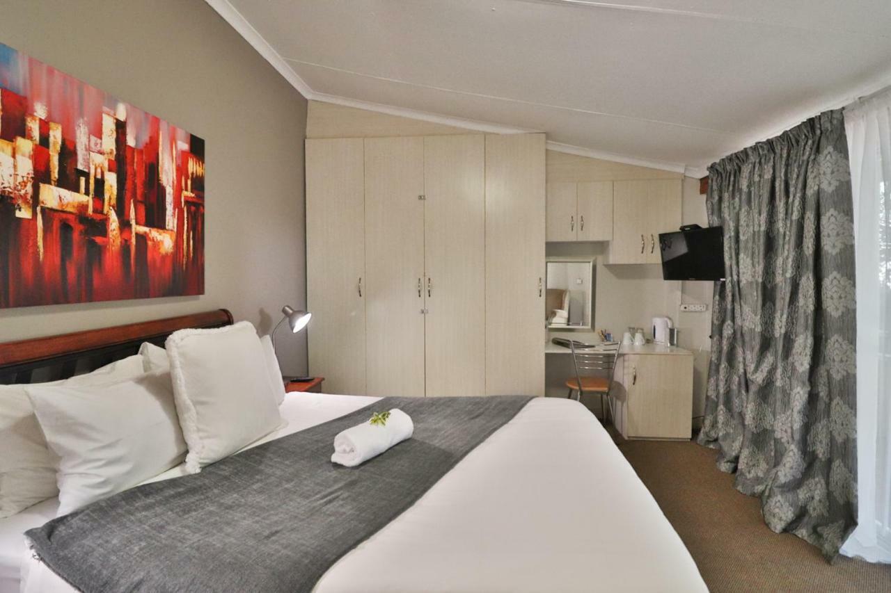 Fin And Feather Guest Lodge Boksburg Buitenkant foto