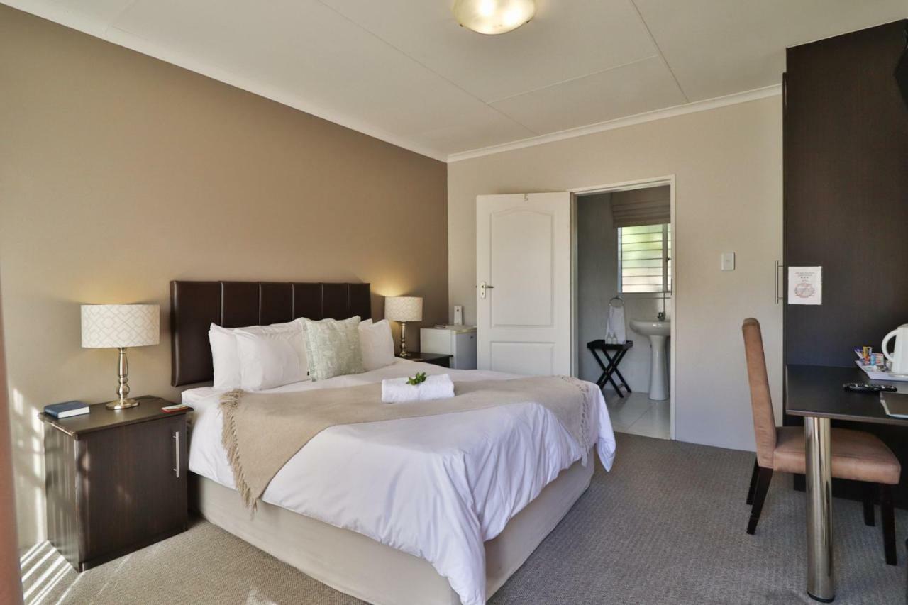 Fin And Feather Guest Lodge Boksburg Buitenkant foto