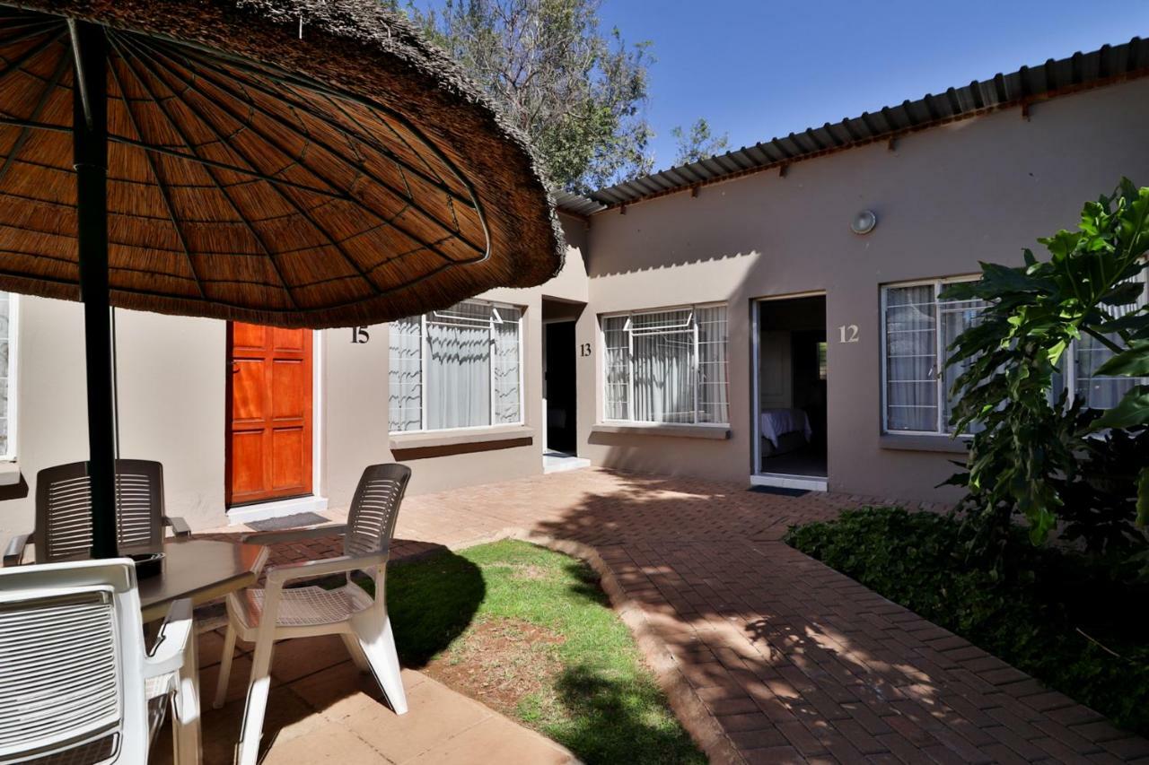 Fin And Feather Guest Lodge Boksburg Buitenkant foto