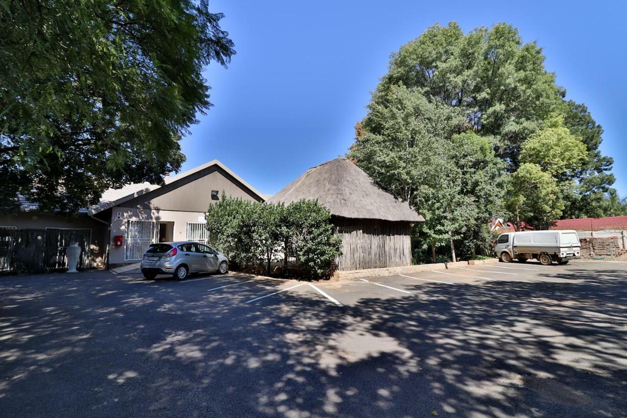 Fin And Feather Guest Lodge Boksburg Buitenkant foto